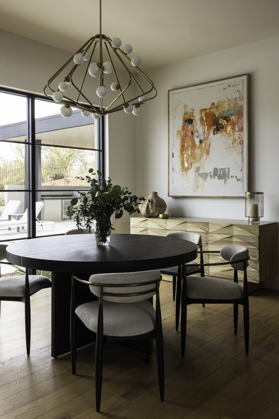 Dining Room Interior Design Round Table